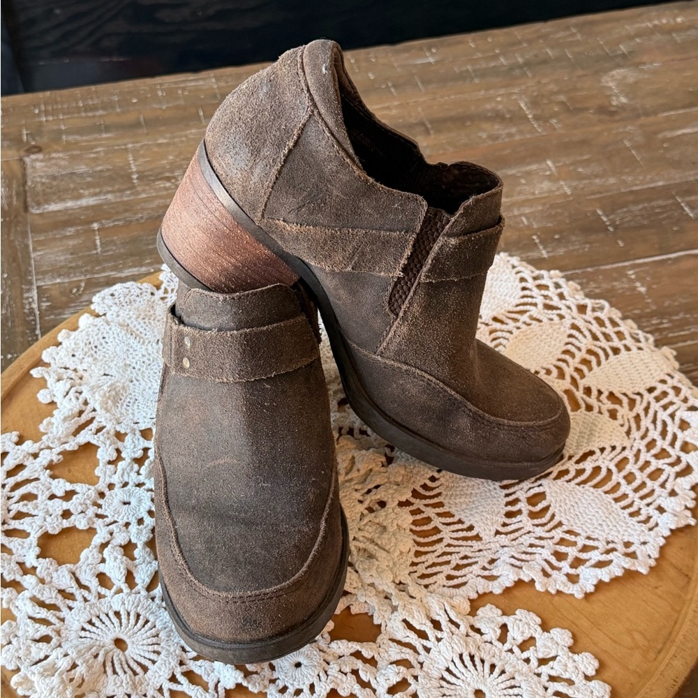 Born Brown Women's Mules